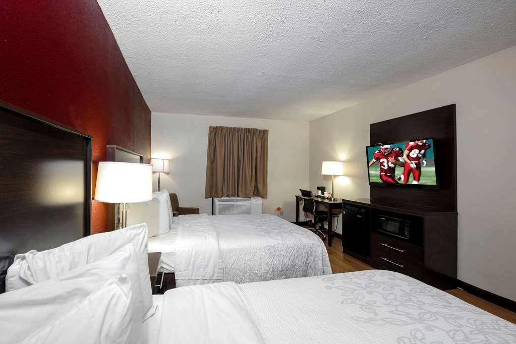 Red Roof Inn Plus+ & Suites Opelika Room photo